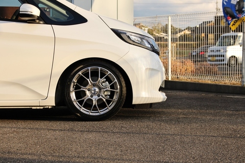 GB 新型 フリード を 車高調 で ローダウン ！ レイズ 17インチ の
